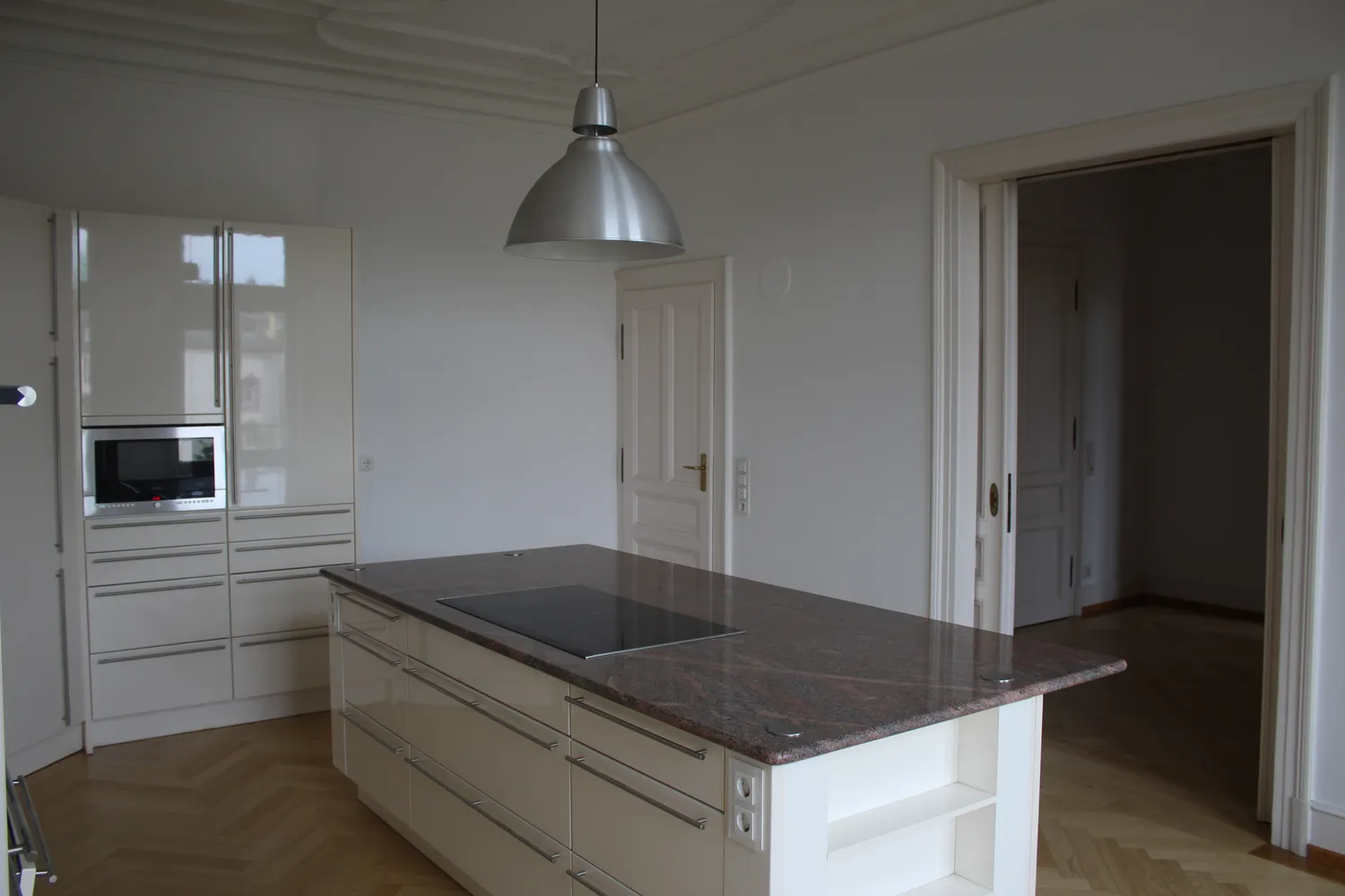 10 Zimmer Wohnung mit 320 m² in Frankfurt am Main – Bild 4