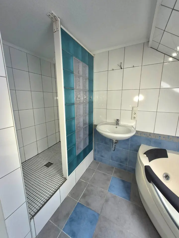 2 Zimmer Wohnung mit 79 m² in Wuppertal – Bild 8