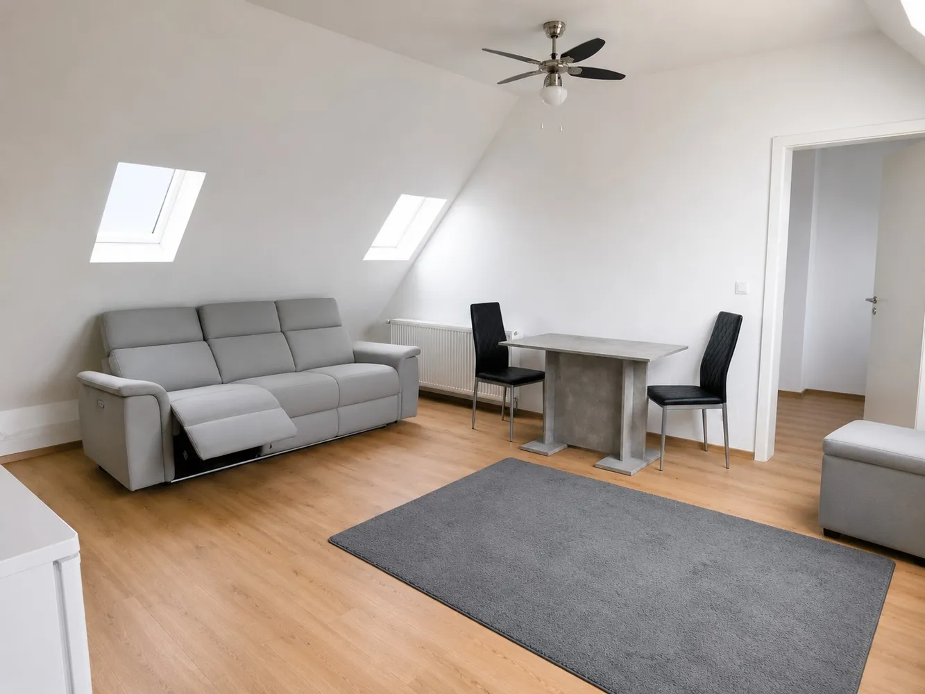 2 room apartment with 55 m² in Düsseldorf – Photo 1