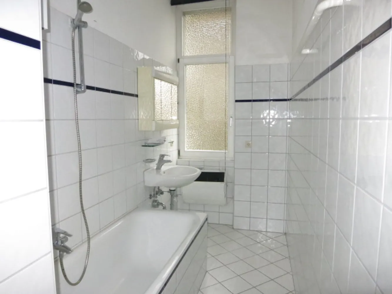 4 Zimmer Wohnung mit 111 m² in Karlsruhe – Bild 8