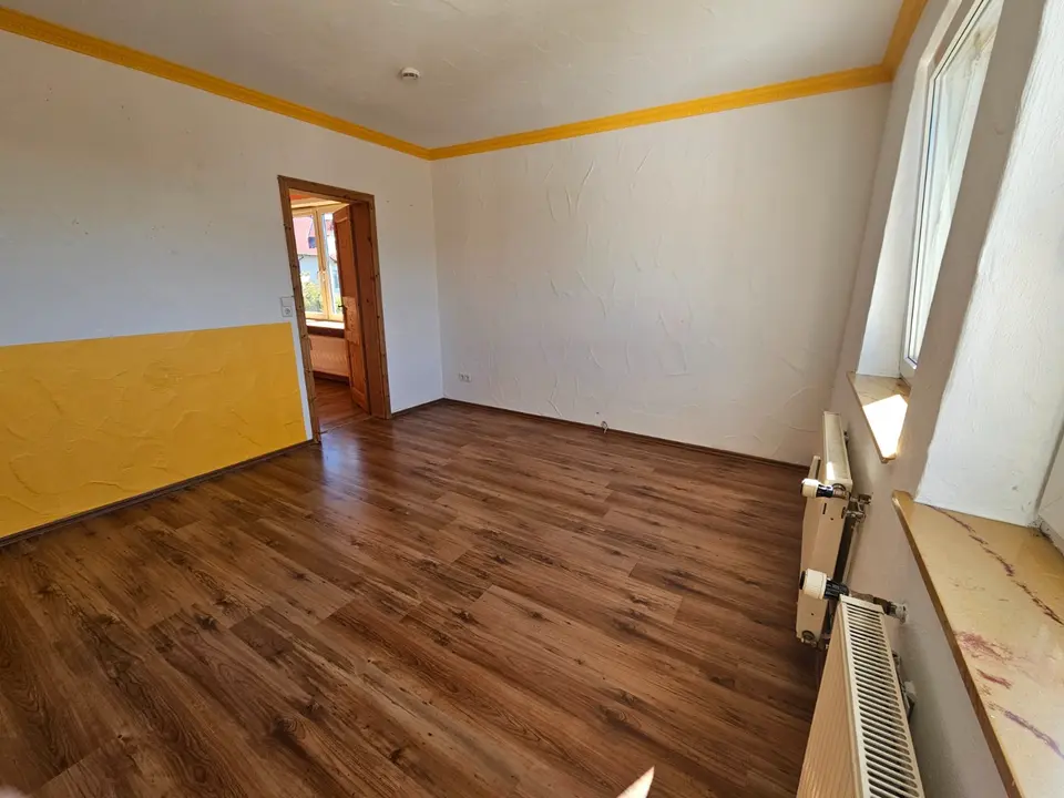 6 Zimmer Wohnung mit 140 m² in Sonneberg – Bild 4