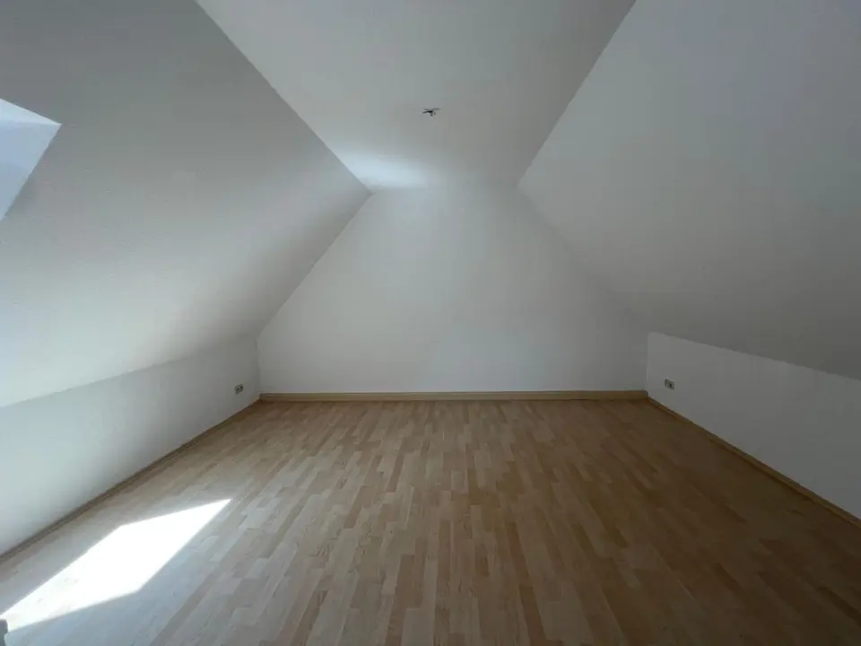 4 Zimmer Wohnung mit 102 m² in Delitzsch – Bild 9