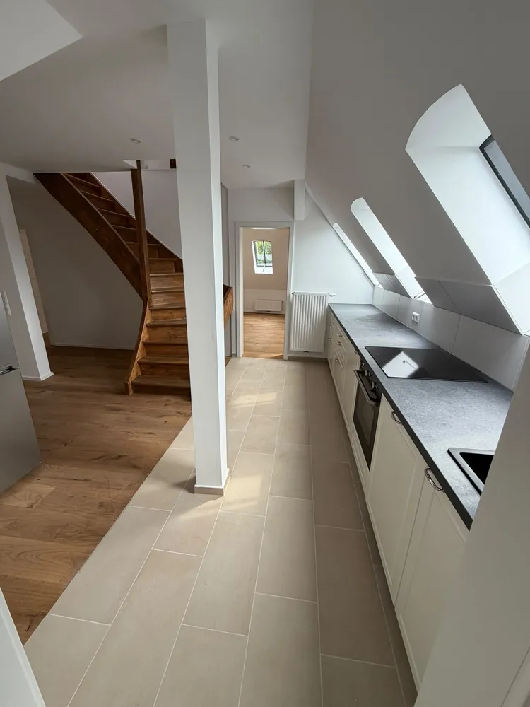 6 Zimmer Wohnung mit 138 m² in Esslingen am Neckar – Bild 3