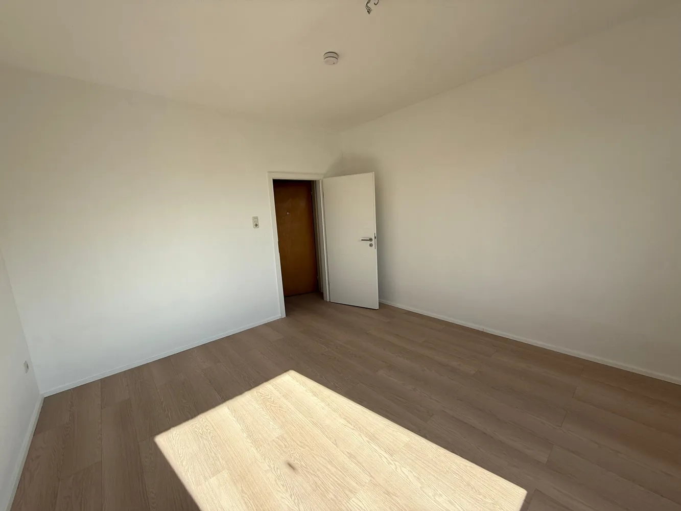 2 Zimmer Wohnung mit 65 m² in Düsseldorf – Bild 3