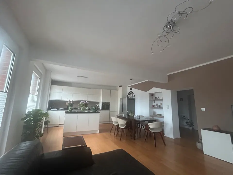 2 Zimmer Wohnung mit 75 m² in Düsseldorf – Bild 1