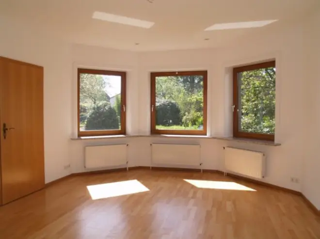 7 Zimmer Haus mit 300 m² in Pinneberg – Bild 1