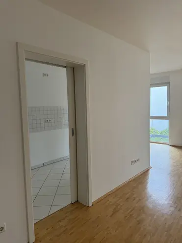 2 Zimmer Wohnung mit 81 m² in Wiesbaden – Bild 4