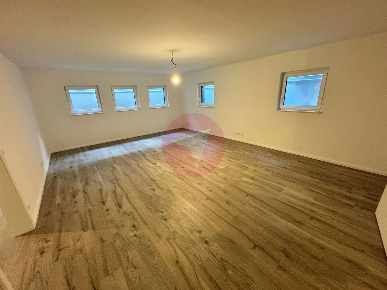 7 Zimmer Wohnung mit 202 m² in Hamburg – Bild 9