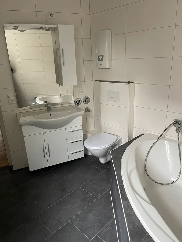 7 Zimmer Wohnung mit 200 m² in Mittweida – Bild 9