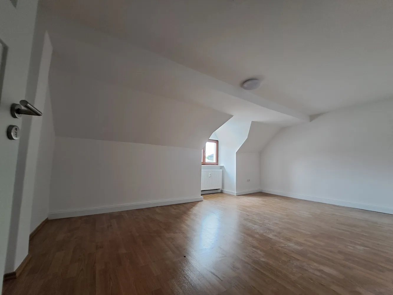 3 Zimmer Wohnung mit 105 m² in München – Bild 4