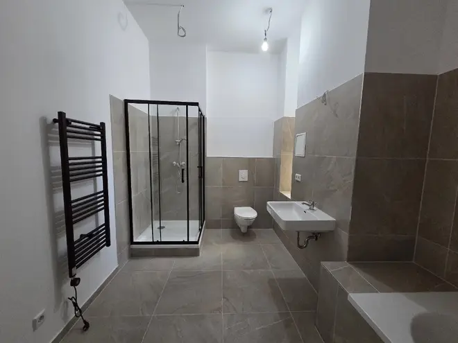 4 Zimmer Wohnung mit 175 m² in Berlin – Bild 2