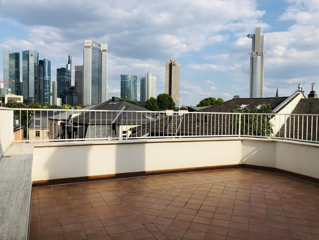 7 Zimmer Wohnung mit 237 m² in Frankfurt am Main – Bild 9