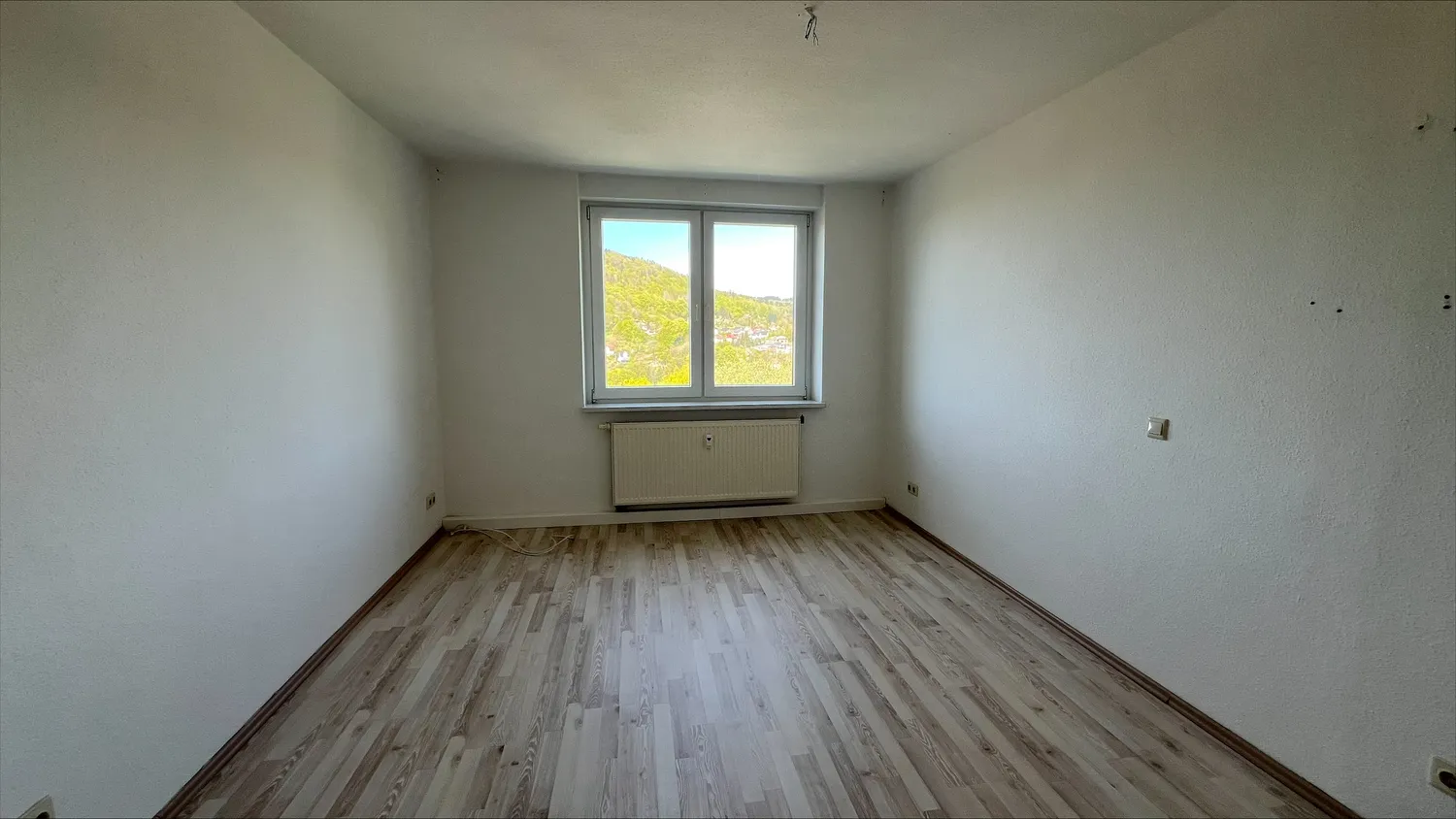 2 Zimmer Wohnung mit 58 m² in Suhl – Bild 2