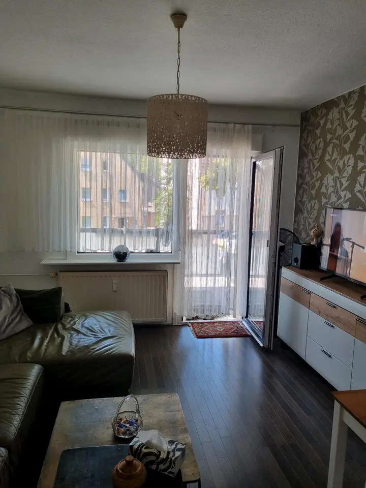 2 Zimmer Wohnung mit 250 m² in Duisburg – Bild 1