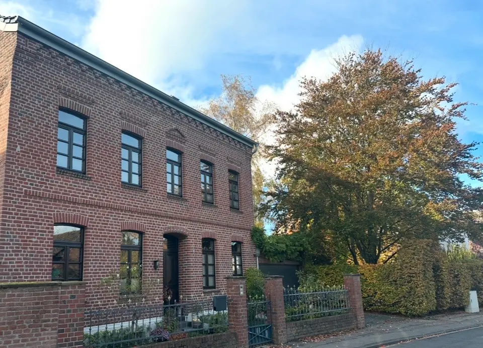 7 Zimmer Haus mit 300 m² in Mönchengladbach – Bild 1