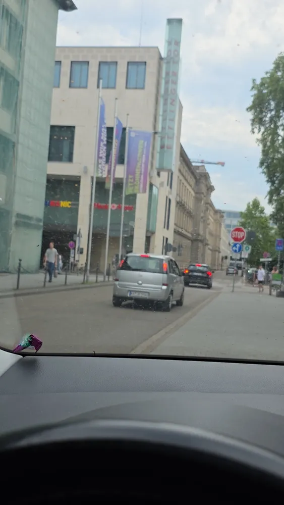 4 Zimmer Wohnung mit 103 m² in Karlsruhe – Bild 3