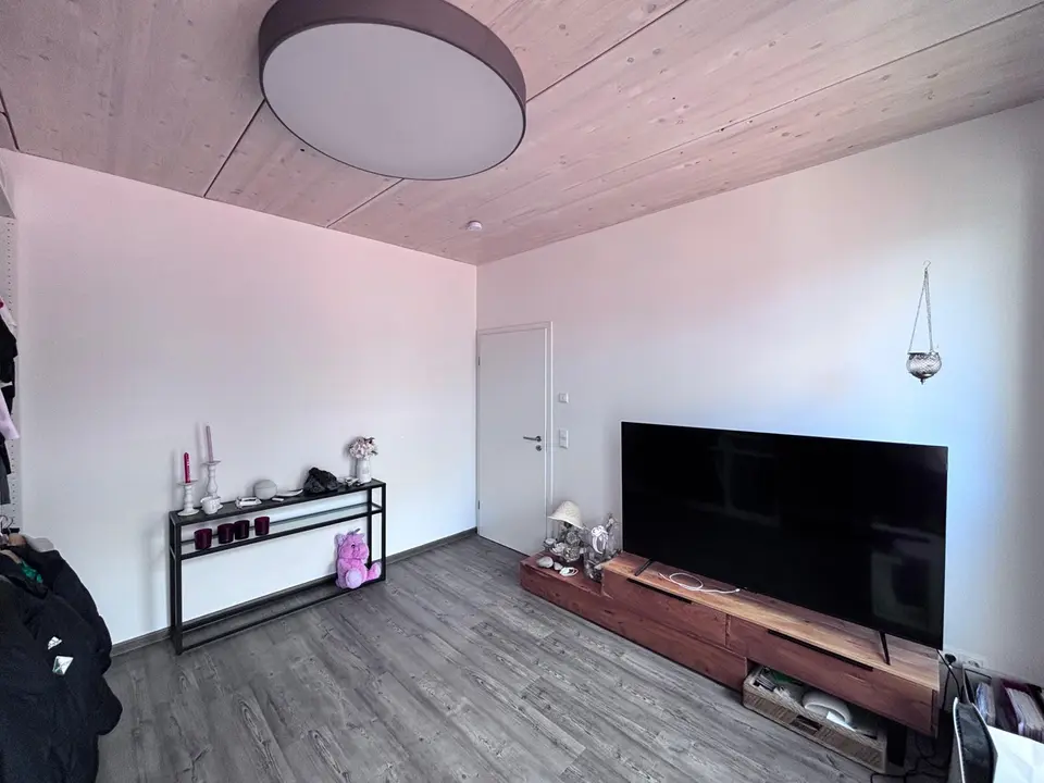 3 Zimmer Wohnung mit 94 m² in Schwerin – Bild 2