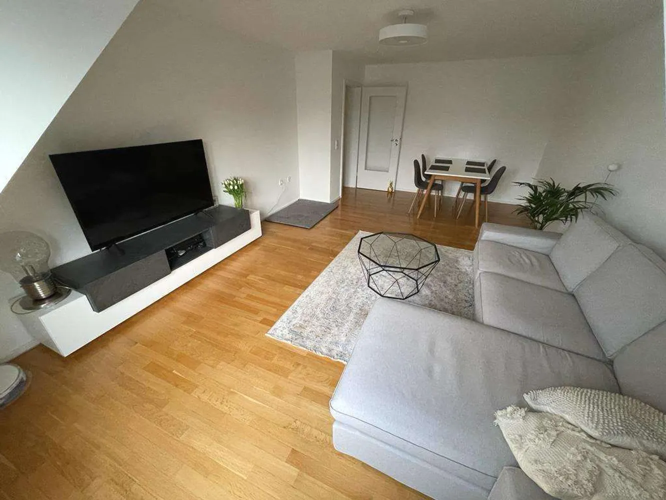 3 Zimmer Wohnung mit 75 m² in Köln – Bild 1