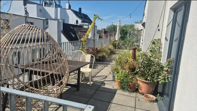 4 Zimmer Wohnung mit 130 m² in Hamburg – Bild 1