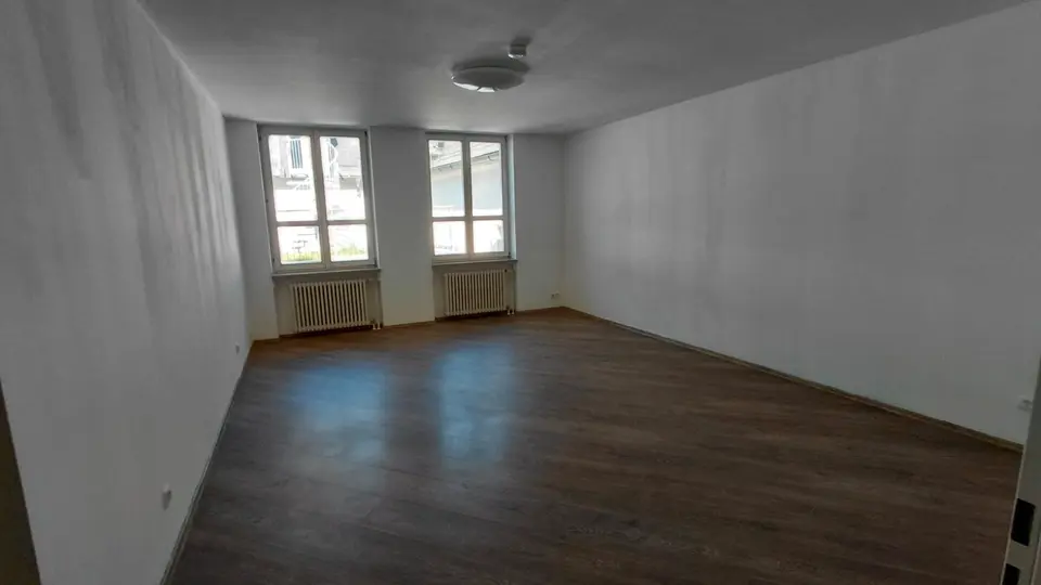 3 Zimmer Wohnung mit 147 m² in Hof – Bild 1