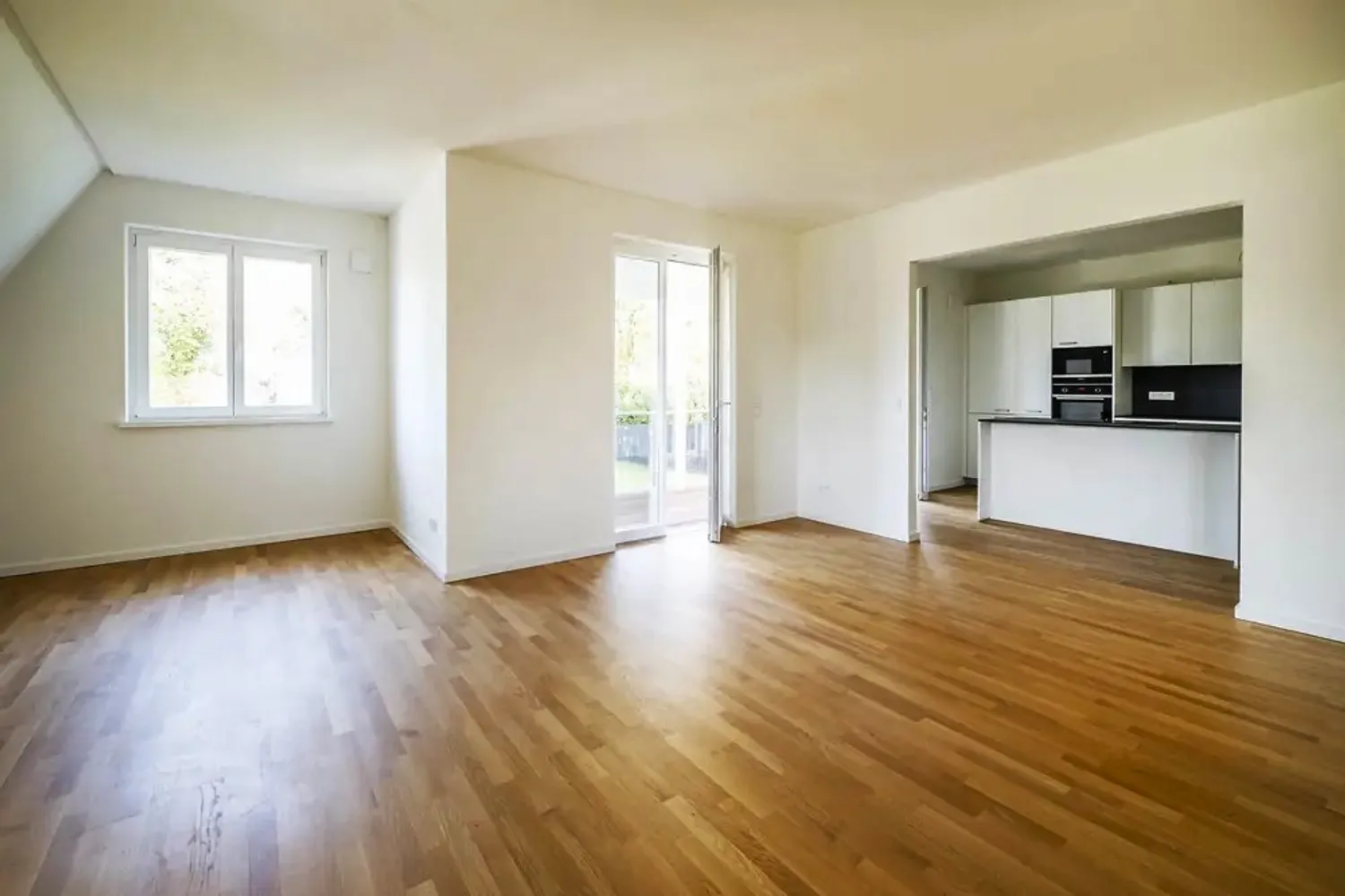 4 Zimmer Wohnung mit 145 m² in Hamburg – Bild 1
