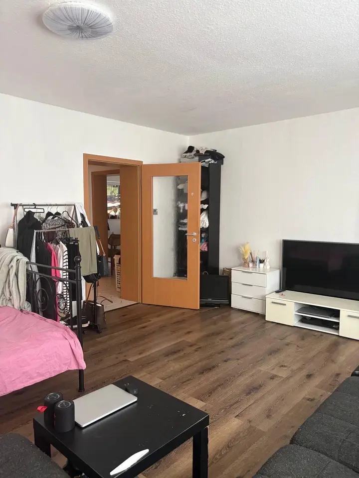 2 Zimmer Wohnung mit 85 m² in Leer – Bild 1