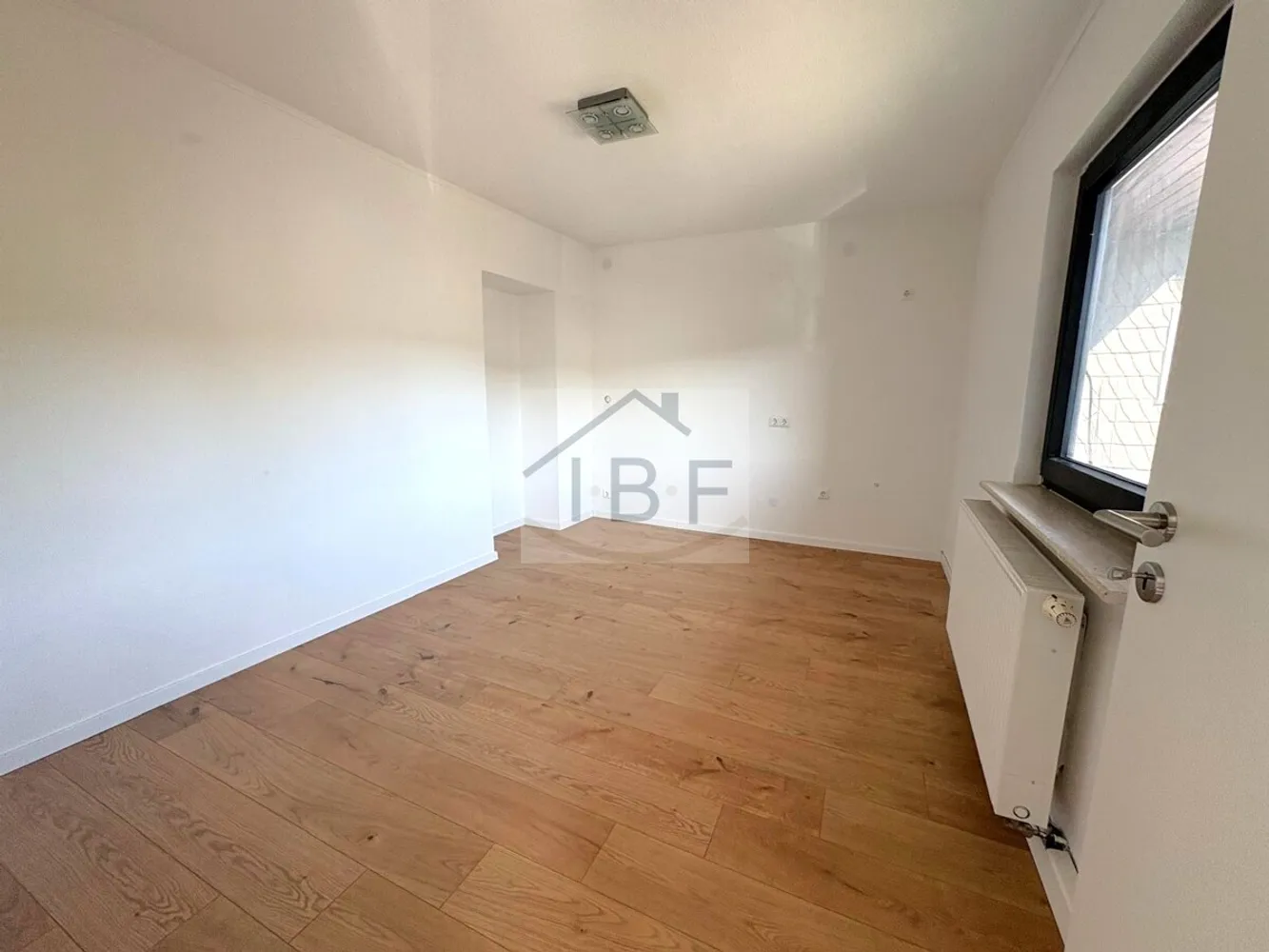 5 Zimmer Wohnung mit 111 m² in Siegen – Bild 2