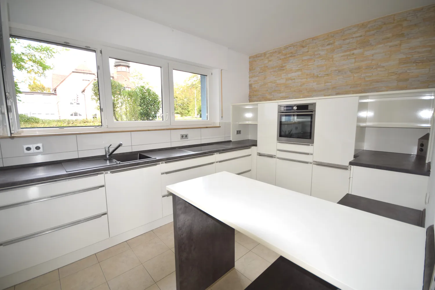 7 Zimmer Wohnung mit 210 m² in Stuttgart – Bild 6
