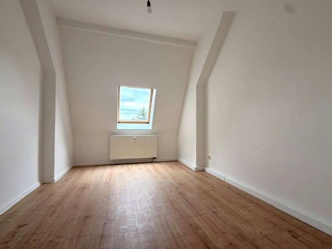 4 Zimmer Wohnung mit 109 m² in Plauen – Bild 10