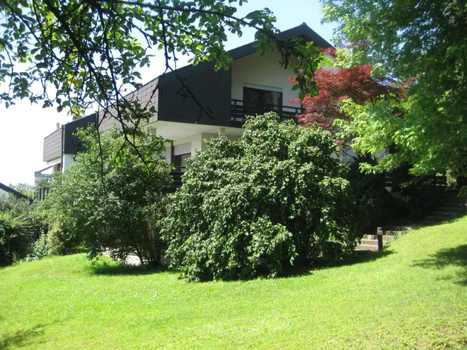 7 Zimmer Haus mit 225 m² in Esslingen am Neckar – Bild 2
