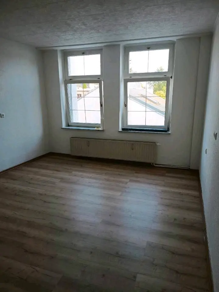 4 Zimmer Wohnung mit 100 m² in Plauen – Bild 1