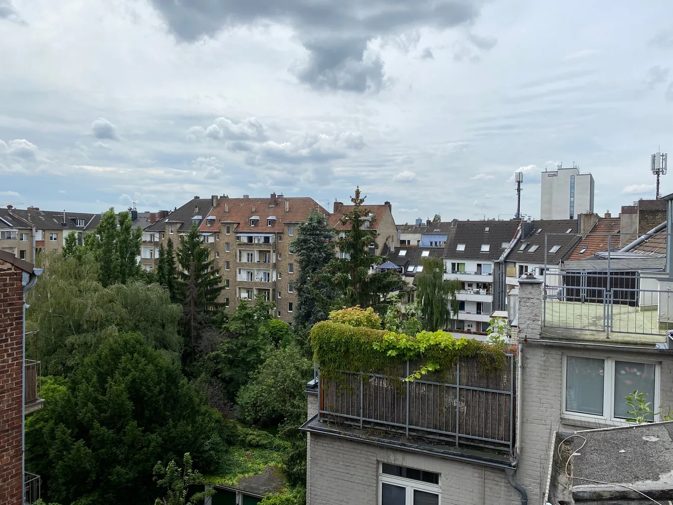 3 room apartment with 90 m² in Düsseldorf – Photo 4