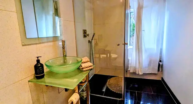 12 Zimmer Haus mit 302 m² in Berlin – Bild 5