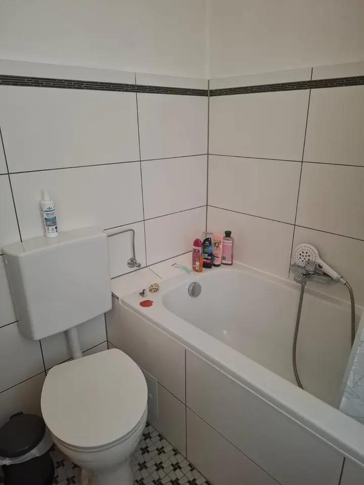 6 Zimmer Wohnung mit 130 m² in Sonneberg – Bild 8