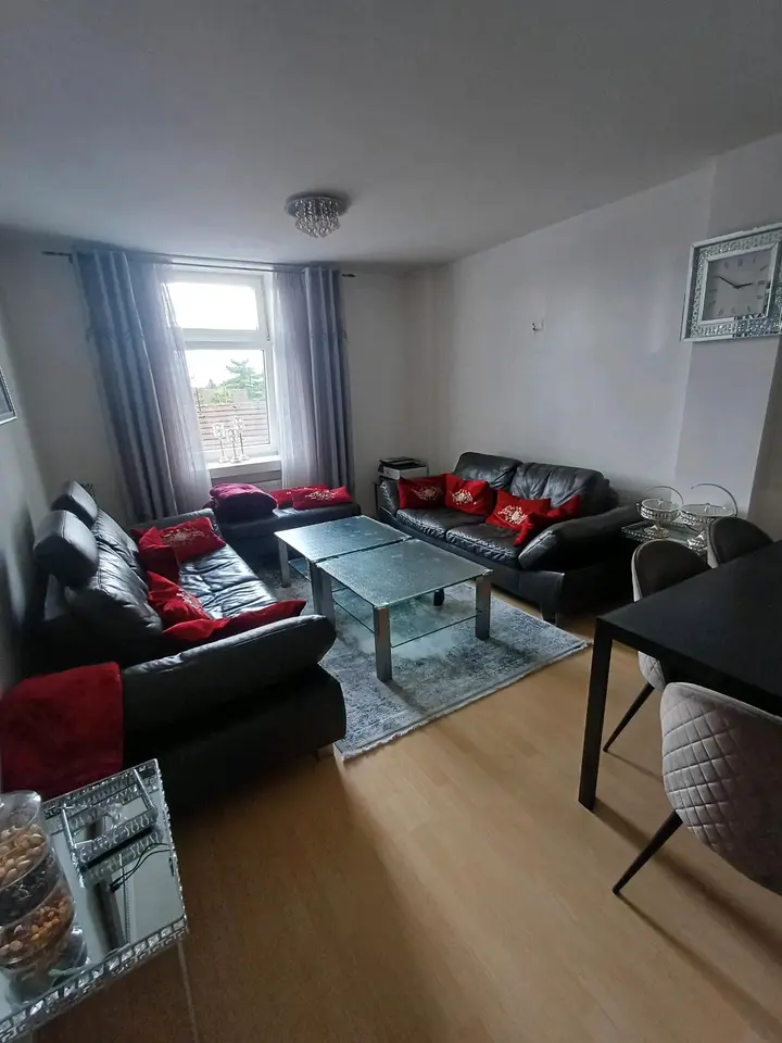 4 Zimmer Wohnung mit 90 m² in Duisburg – Bild 1
