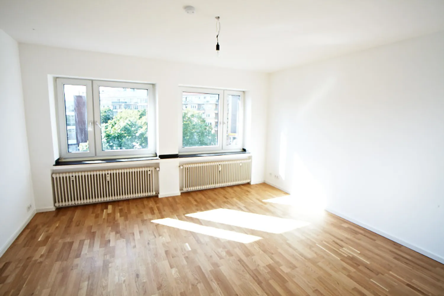 2 room apartment with 55 m² in Düsseldorf – Photo 1