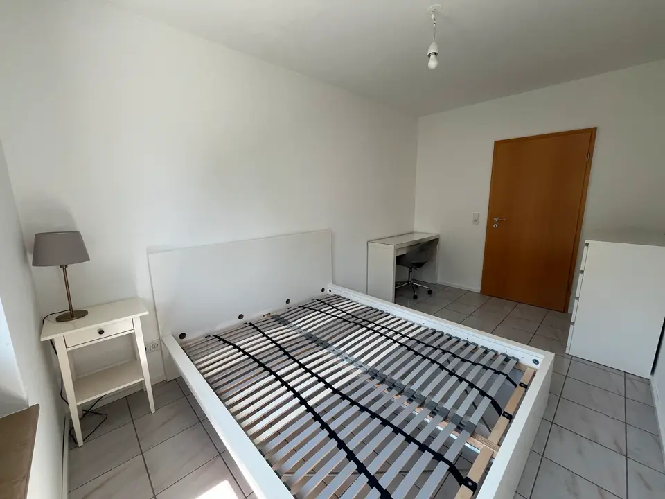 WG-Zimmer mit 11 m² in Langenfeld – Bild 1