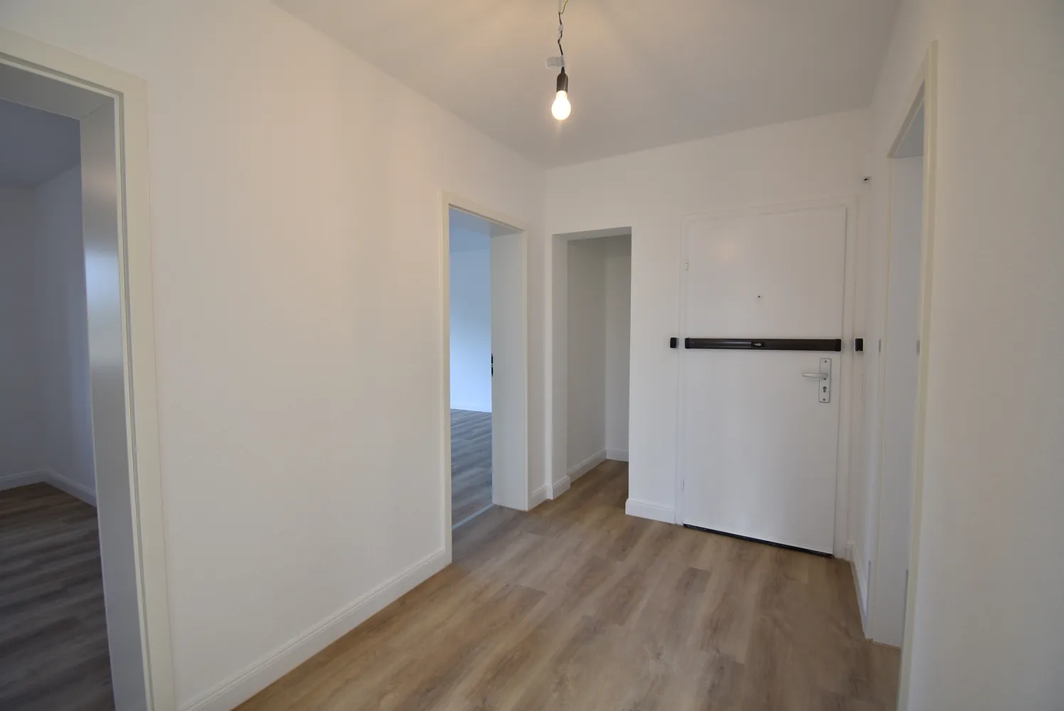 3 room apartment with 72 m² in Düsseldorf – Photo 2