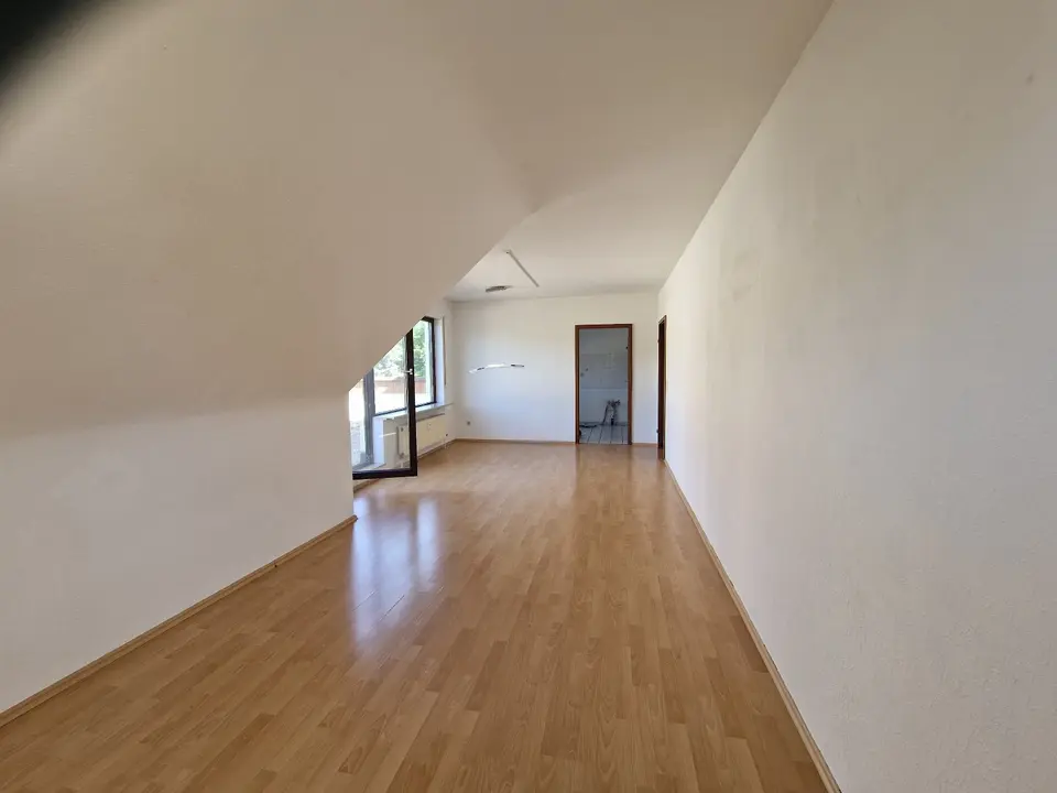 2 Zimmer Wohnung mit 71 m² in Böblingen – Bild 2