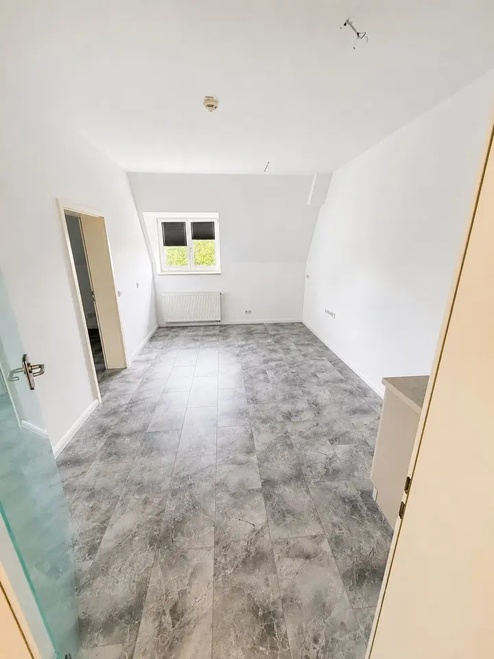 6 Zimmer Wohnung mit 173 m² in Crimmitschau – Bild 8