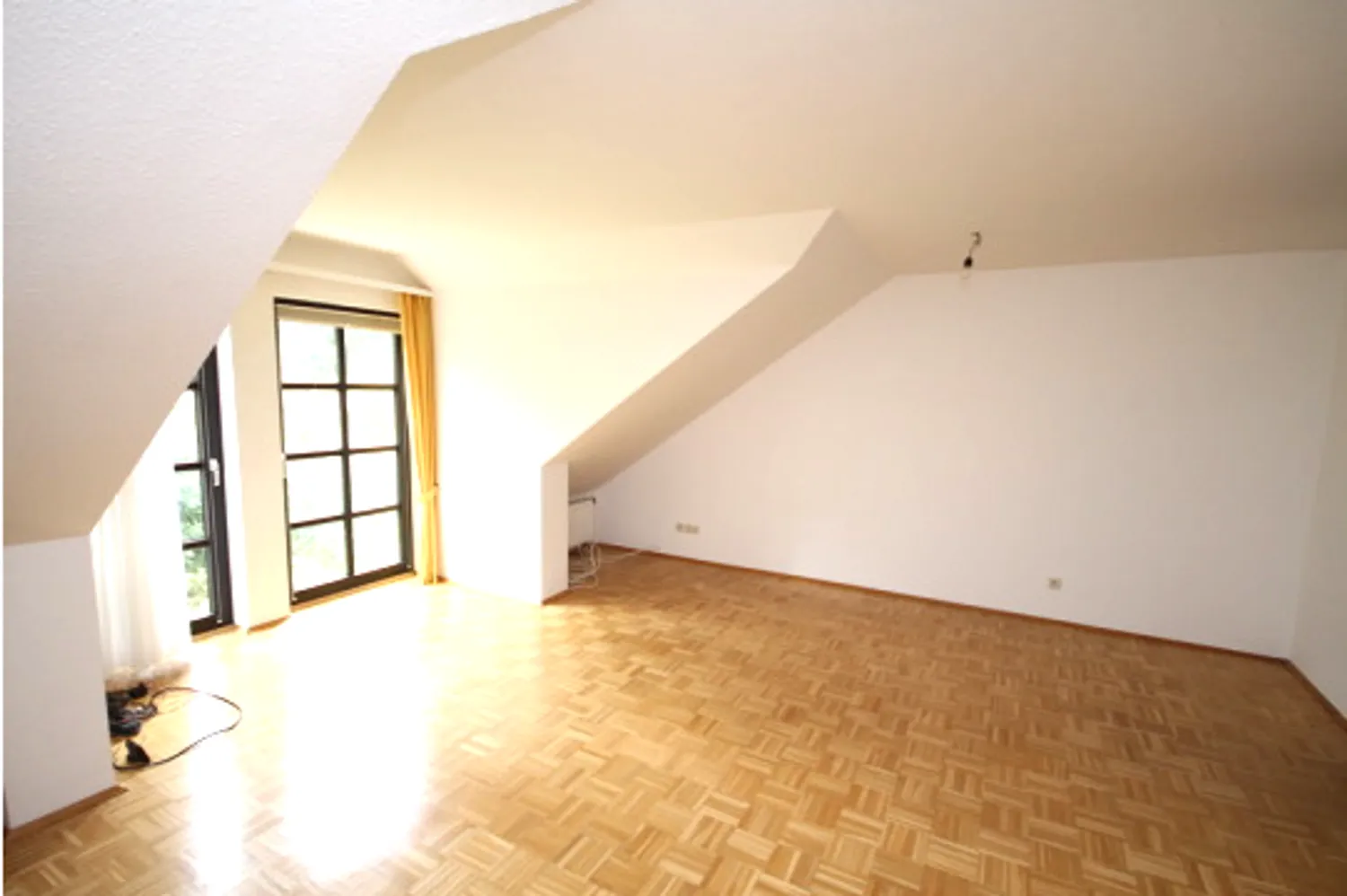 2 Zimmer Wohnung mit 77 m² in Bonn – Bild 1