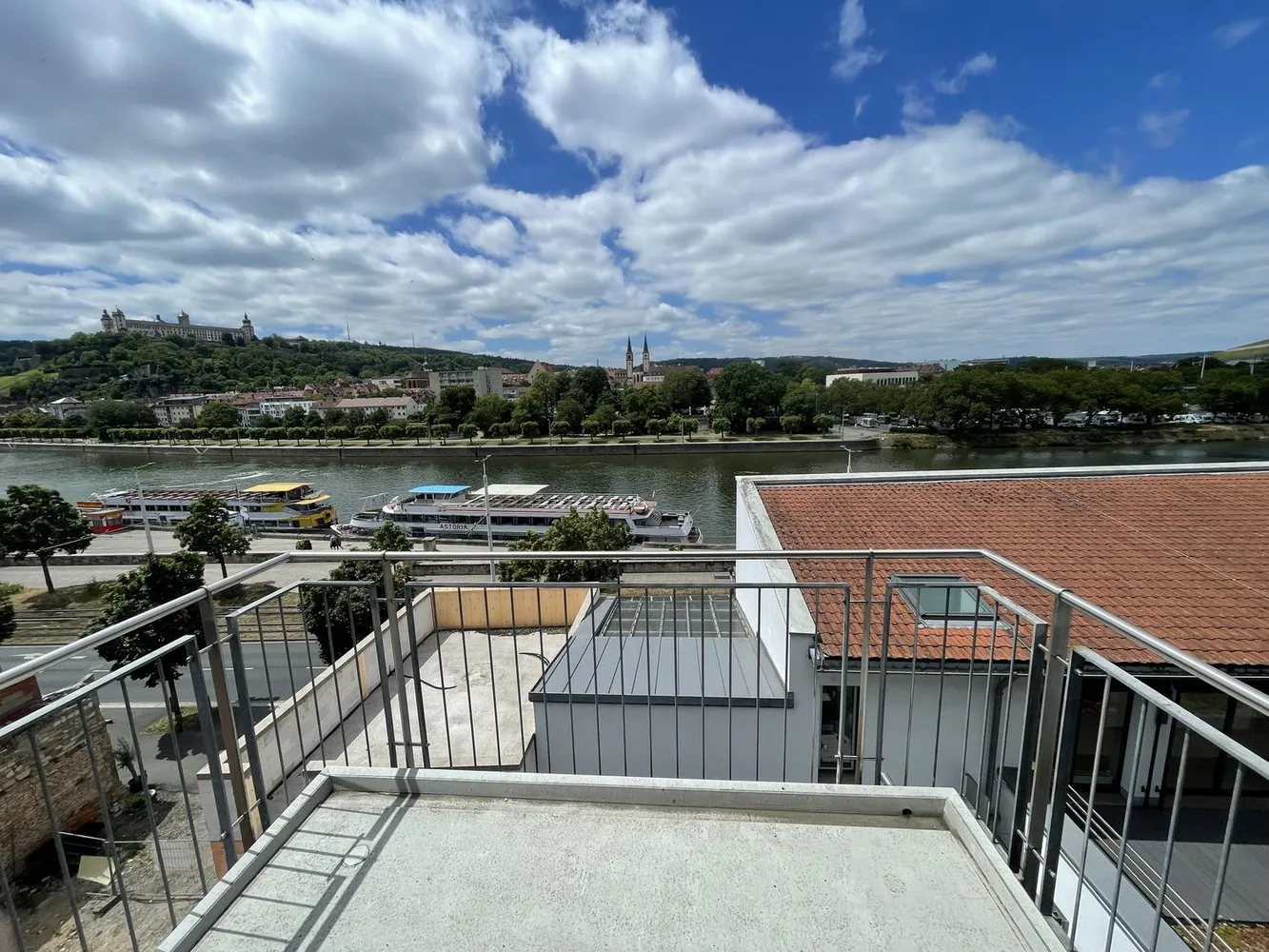 3 Zimmer Wohnung mit 112 m² in Würzburg – Bild 1