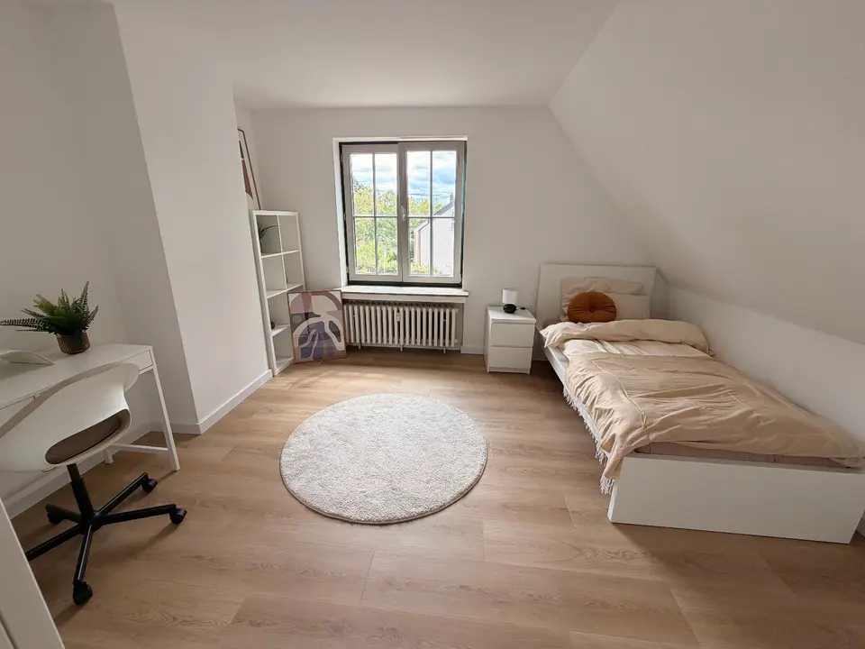 9 Zimmer Wohnung mit 216 m² in Euskirchen – Bild 1