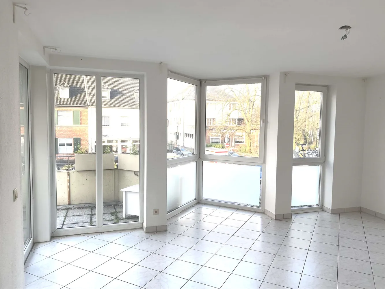1 Zimmer Wohnung mit 35 m² in Köln – Bild 2