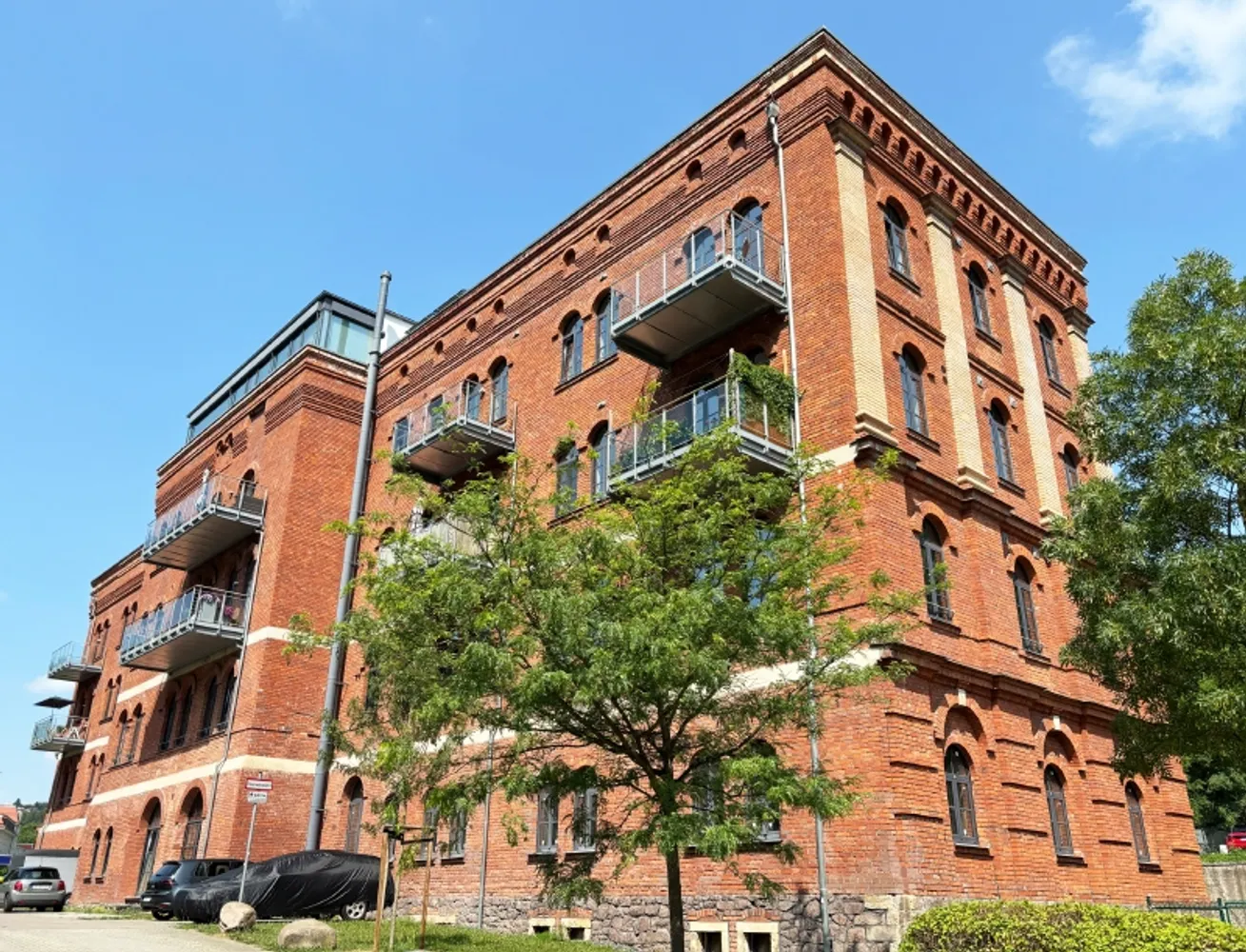 5 Zimmer Wohnung mit 250 m² in Dresden – Bild 1
