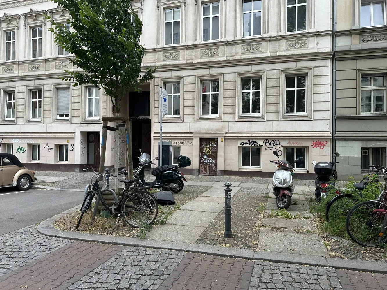 8 Zimmer Wohnung mit 160 m² in Berlin – Bild 2