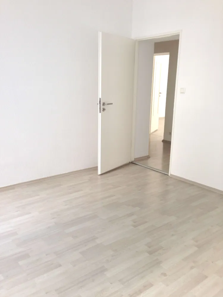 3 Zimmer Wohnung mit 82 m² in Wiesbaden – Bild 1