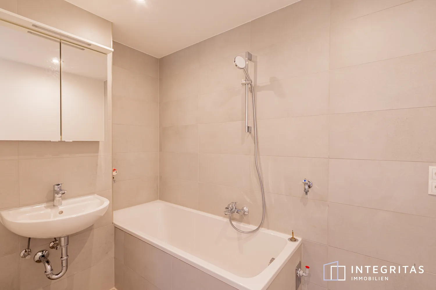 2 Zimmer Wohnung mit 65 m² in Hof – Bild 3