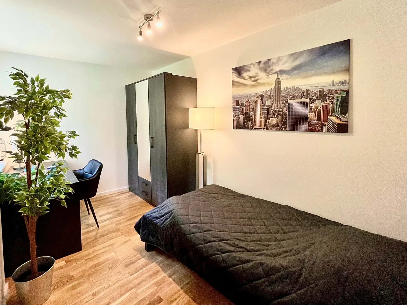 Shared room with 9 m² in Munich – Photo 1
