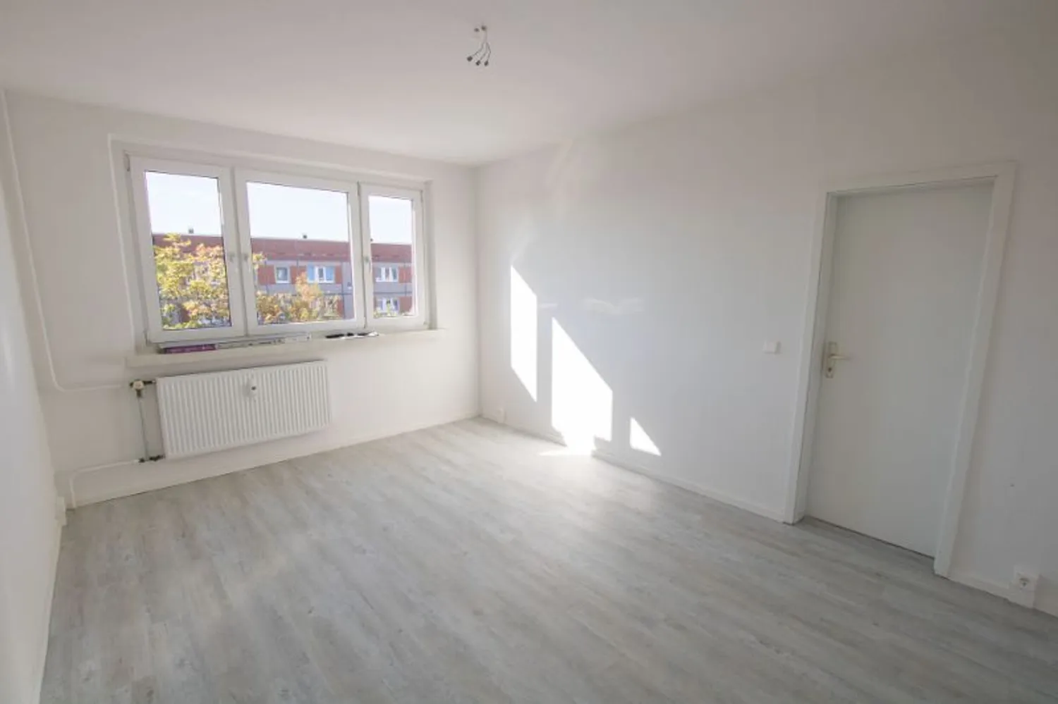 4 Zimmer Wohnung mit 76 m² in Halle (Saale) – Bild 2